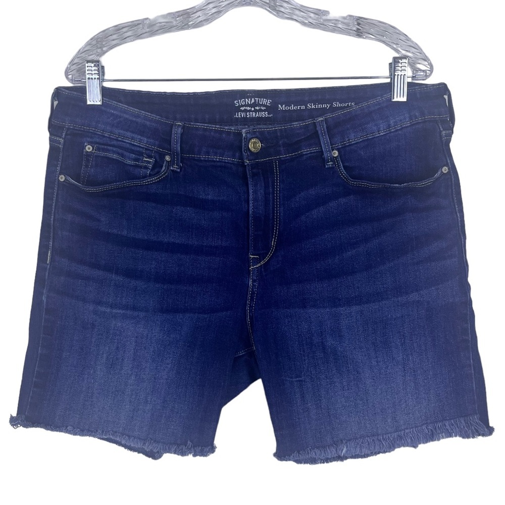 Levi Strauss Signature Size 16/33 Modern Skinny Shorts Cutoff Denim Raw Edge Hem